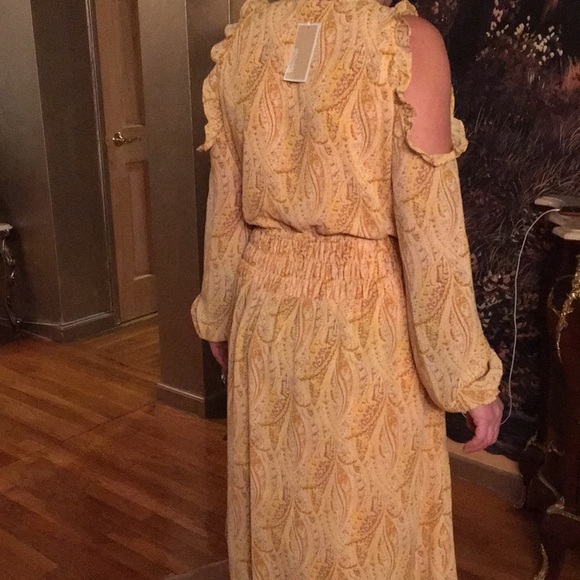 Dress - Picture 3 of 5